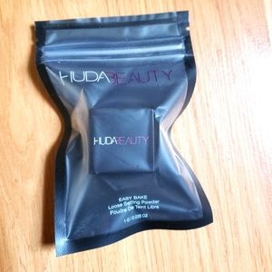 [Free w/ Purchase] Huda Beauty Setting Powder